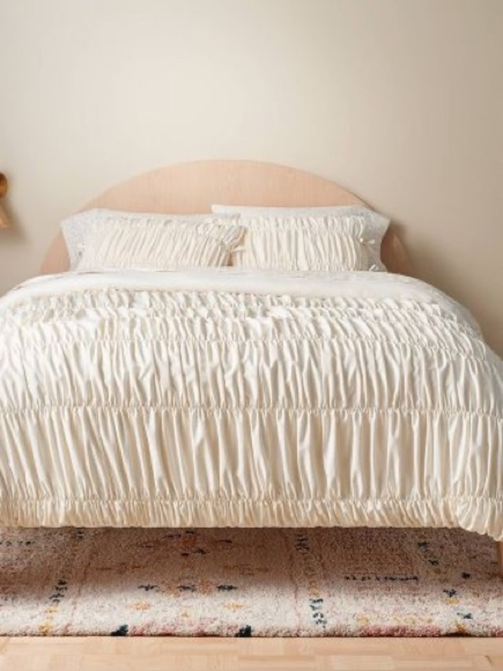 Room Essentials Ivory Ruched Comforter Full/Q No Pillow Shams New No packaging